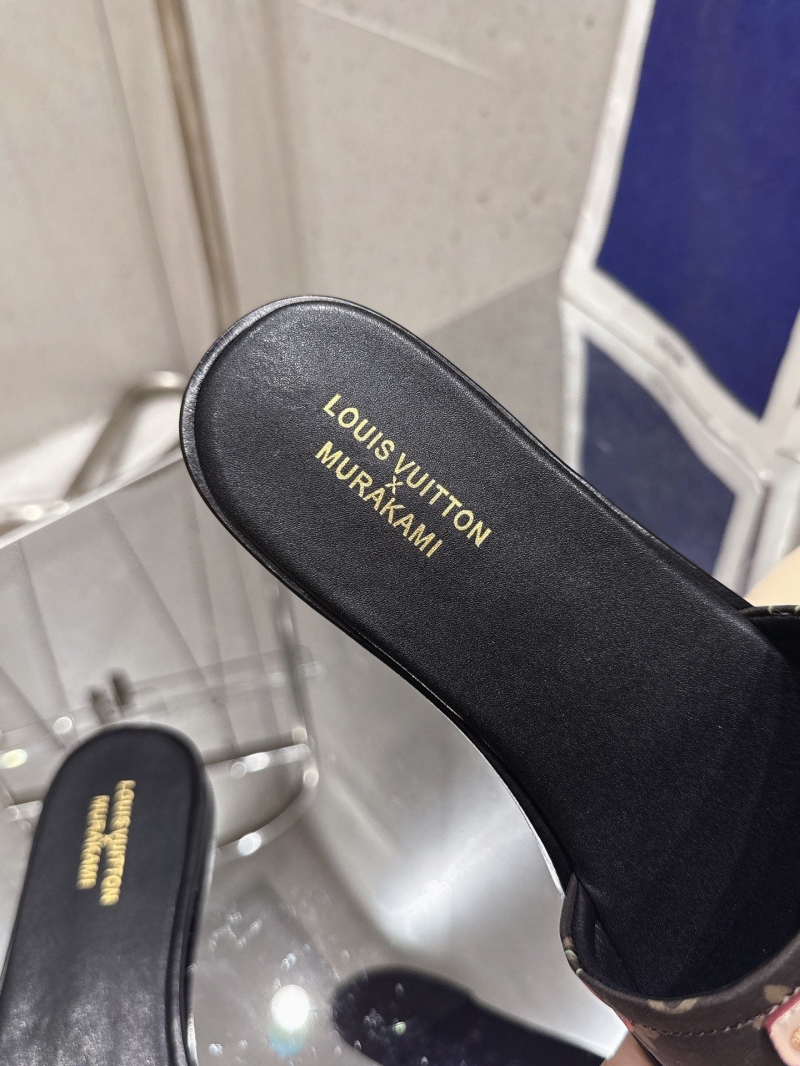 l0vis Vvtt0n slippers